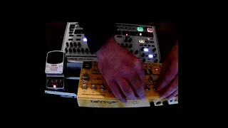 Acid House / Techno Jam - Behringer Rd-9 & Td-3