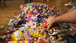 NEW! A LOT OF CANDY.  lots of chocolate