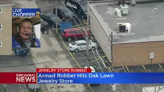 Armed robbers shoot employee during robbery of Oak Lawn jewelry store