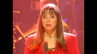 Charlotte Church: Latin Songs. (1) "Panis Angelicus", from the CD "Voice of an Angel" (1998).