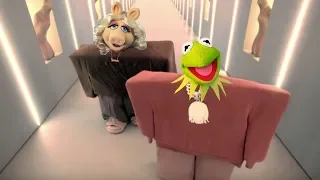 Kermit and Miss Piggy Sing "I Love It" - Kanye West & Lil Pump ft. Adele Givens