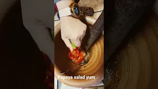 Spicy papaya salad