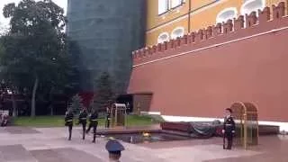 смена караула возле вечного огня  Московский Кремль / The Moscow Kremlin