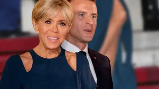 Brigitte Macron - Holla die Waldfee! Dieser Beinschlitz dürfte keinen Zentimeter länger sein