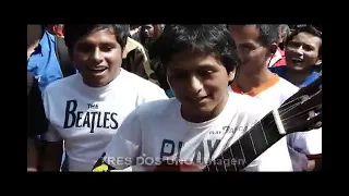 el hincha besucón afuera del hotel Miraflores park en la llegada de paul McCartney