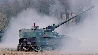 German Soldiers Fire Panzerhaubitze 2000s