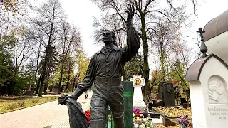 † Могила Владимира Зельдина на Новодевичьем кладбище. Октябрь 2021