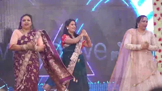 Groom Mother dance for wedding | Badhai ho badhai & dulhan ghar aayi |