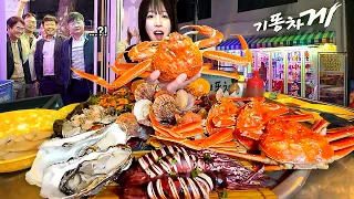 A Huge Seafood Tray! Oyster, Clam, Snow Crab, Squid Mukbang