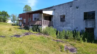 Exploring The ABANDONED AUTO BODY SHOP!!!!