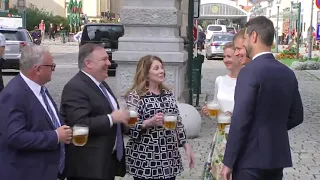 Pompeo enjoys a beer at the Pilsner Brewery