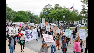 Dozens rally in support of abortion rights in downtown Dallas