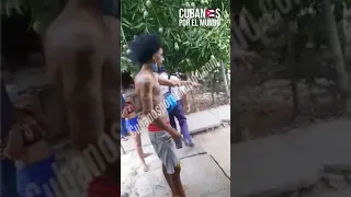 Cuba !! Policia Multa a Joven Cubano por Jugar Futbol y esto es lo que Sucede.