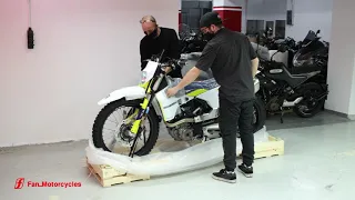 Husqvarna 701 Enduro 2021 unboxing @fanmoto.gr