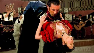 El Zorro robará a tu chica en la pista de baile | La Máscara del Zorro | Clip en Español