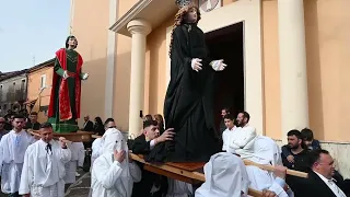 Pernocari AFFRUNTATA. Pasqua 2024. Processione di San Giovanni e la Madonna. 1/3