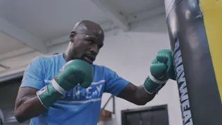 FLOYD MAYWEATHER Showing off his INSANE POWER and Jump Rope Skills
