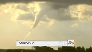 Iowa tornado caught on tape