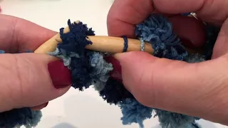 How to knit scarf with pom-pom yarn/ Knitting with pom-pom yarn/ Knitting Pomp a Doodle yarn