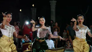 របាំ​នារីជាជួរ/ Khmer traditional dancing/ ROBAM NARY CHEA CHOU