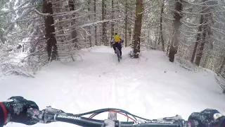 Piatra Singuratică pe zăpadă - Munții Hășmaș [rider POV]