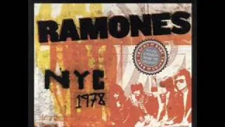 06 Gimme Gimme Shock Treatment - The Ramones NYC LIVE 1978