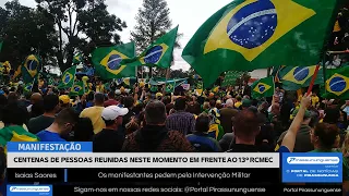 MANIFESTAÇÃO! - Centenas de pessoas se manifestando agora em frente ao Exército em Pirassununga