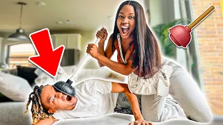 PLUNGER PRANK On My BOYFRIEND While He's SLEEPING *HILARIOUS*
