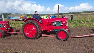 6 volvo BM 350 slepen een Fendt 900