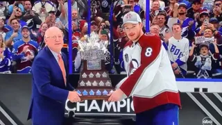 Cale Makar wins Conn Smythe Trophy 🏆! (2022)