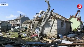 Потужний торнадо пронісся Чехією: кілька міст і прилеглих сіл зрівняло з землею
