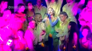 Ariana grande yes and song met gala 2024 live music video performance