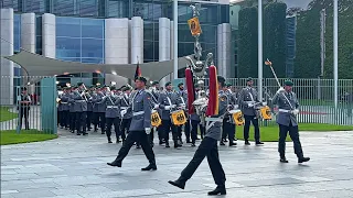 Regimentsgruß (Marsch) Ausmarsch Stabsmusikkorps der Bundeswehr/Wachbataillon BMVg Bundeskanzleramt