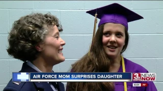 Air Force mom surprises daughter at Bellevue