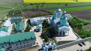 Литургия в Александровском монастыре