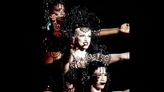 Madonna - Vogue (The Girlie Show) [Backtrack + Instrumental]
