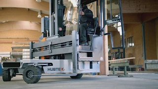 The new HUBTEX four-way sideloader DQ-X in operation