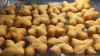 popular donuts in Thailand - thai street food