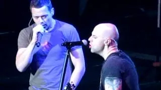 Daughtry and Brad Arnold sing In the Air tonight Champaign IL @3doorsdown  @Brad3dd