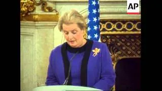 France - Vedrine and Albright address presser