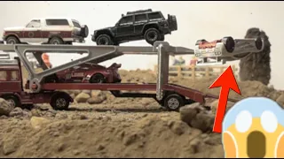 1 /64 Dynamic Diorama - Cars Truck and Police Chase - Crash Compilation Slow Motion 1000 fps #88