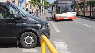 Antyterroryści alarmowo spod sądu. AT na sygnale w centrum Gdańska