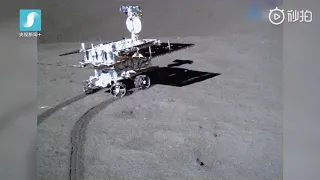 Yutu-2 rolls across the Moon