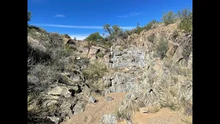 Prospecting for Gold in Arizona - Metal Detecting a New Gold Bearing Area w/ SDC2300 and BLACK SANDS