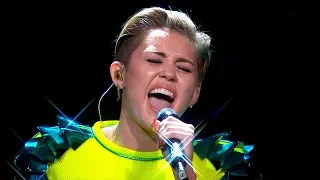 Miley Cyrus - Wrecking Ball (Acoustic) [Live at Bambi Awards 2013]