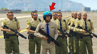 GTA 5 - How to Join the Police! (Police Uniform, Free Weapons)