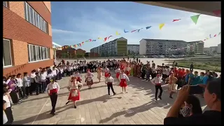 1 мая- день единства  народов Казахстана. Украинский танец - Ти ж мене підманула.