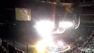 Elton John Concert, Dedication to man in crowd