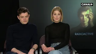 Radioactive - Le Pitch du Film par Rosamund Pike et Sam Riley