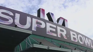 Super Bowl LVI: Crews setting up fan experience at Los Angeles Convention Center